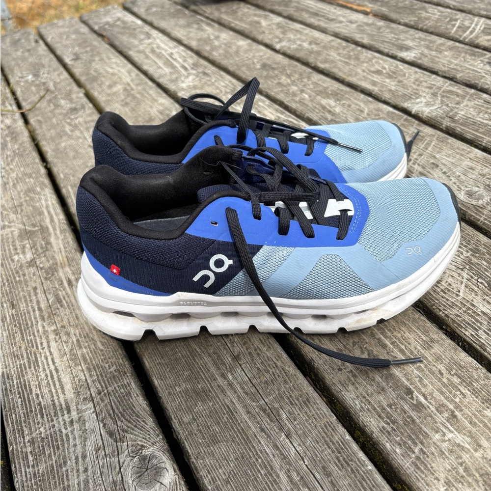 On Running Women's Sneakers in Navy and Light Blue